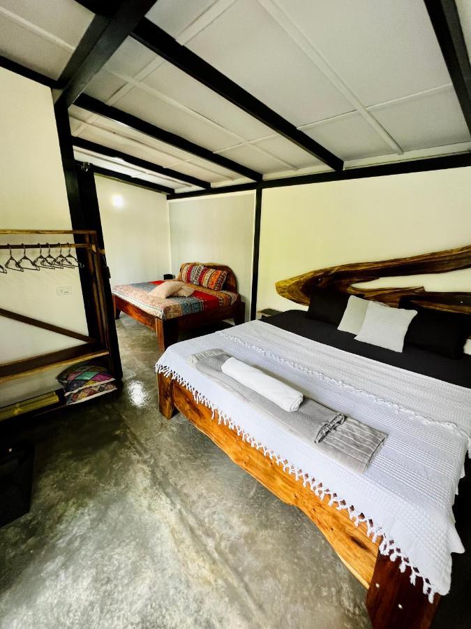 Villa Whispering Wisdom à Cahuita Extérieur photo